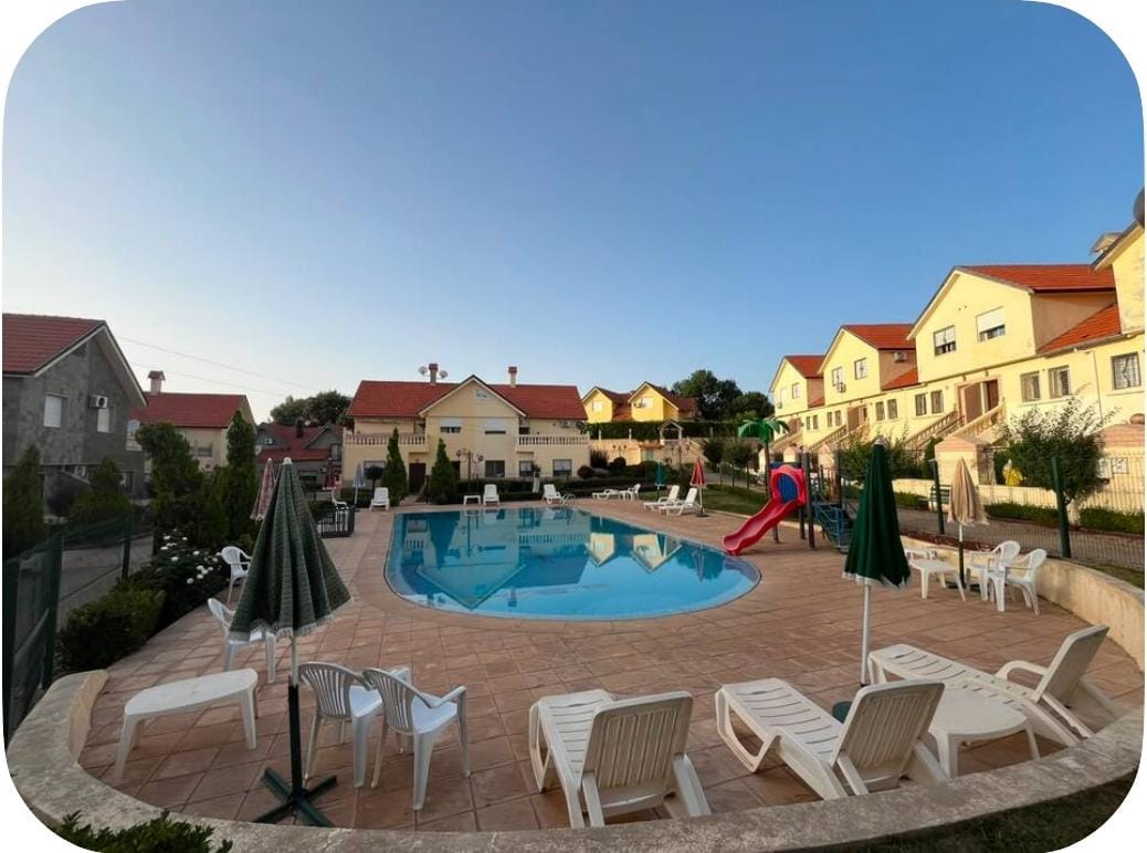 Superbe Chalet en Pleine Nature avec Piscine – Centre-Ville Ifrane — photo