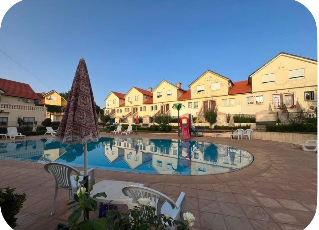 Superbe Chalet en Pleine Nature avec Piscine – Centre-Ville Ifrane — Ifrane, Maroc