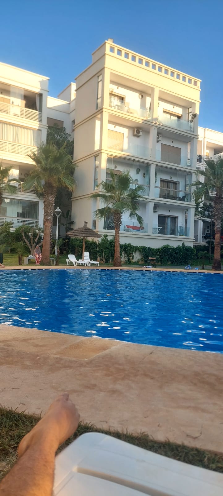 Appartement d'Exception à Costa Beach – Vue Golf, Piscine, Plage à Pied & Espace Travail — photo
