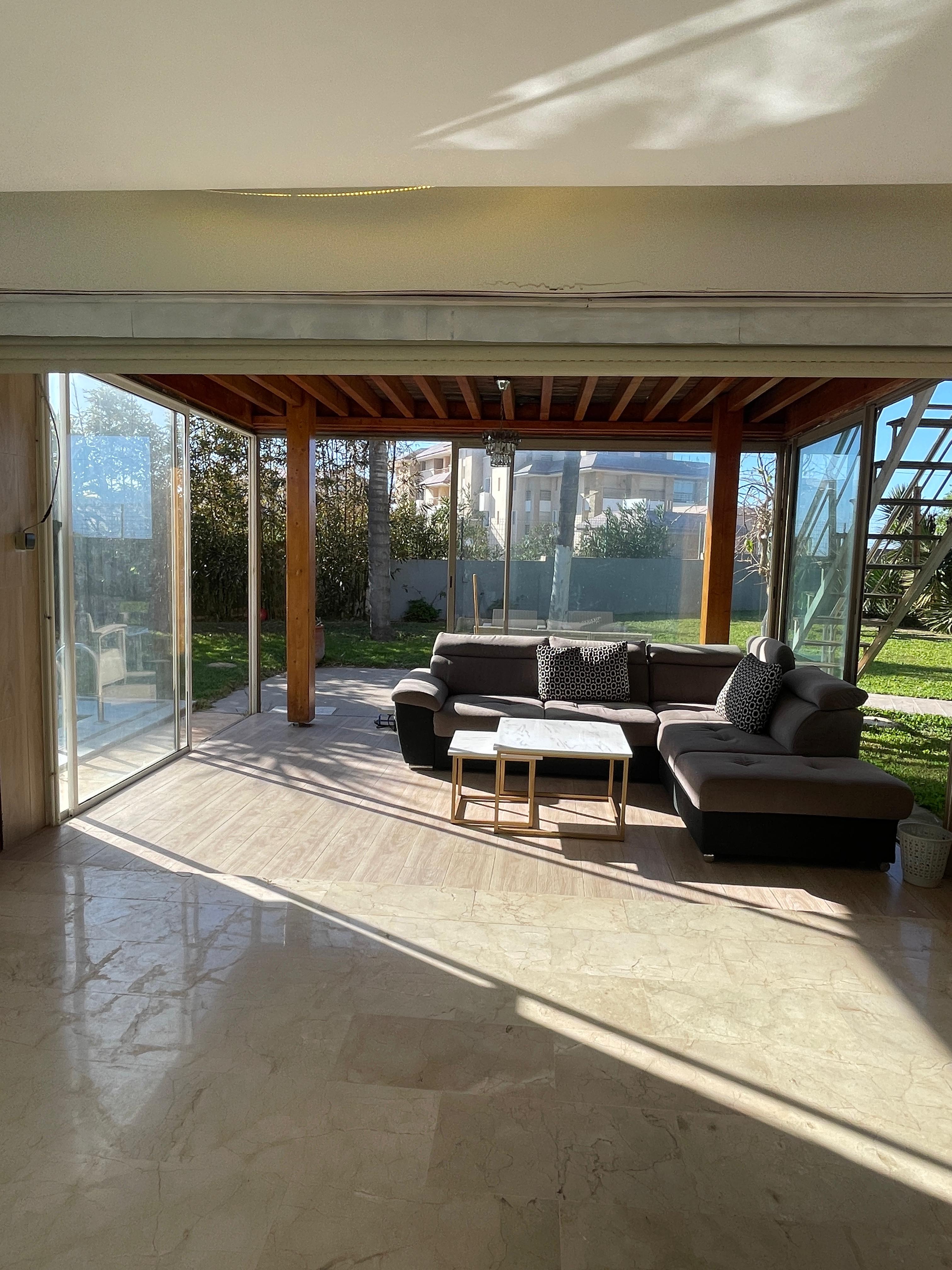Luxe & Intimité Villa à Étage avec Piscine Privée Chauffée, Jardin Sans Vis-à-Vis & Vue Mer – Plage des Nations — photo