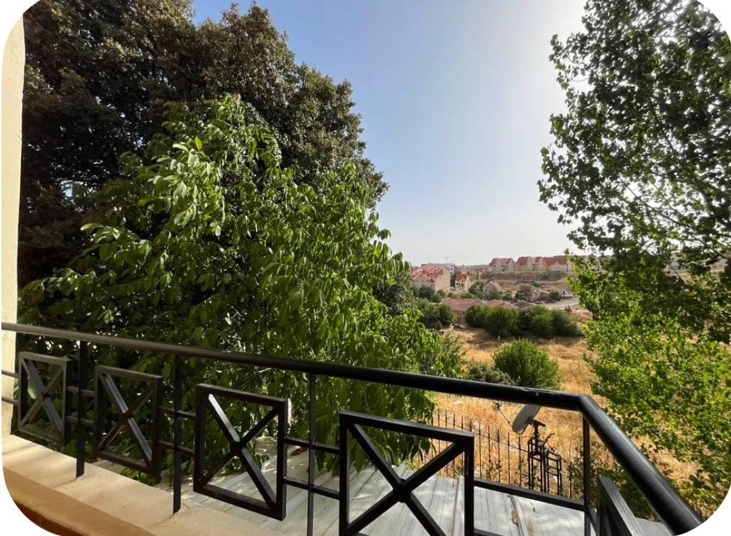 Superbe Chalet en Pleine Nature avec Piscine – Centre-Ville Ifrane — photo